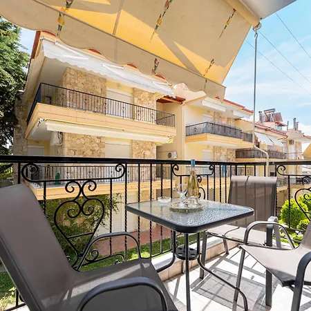 Sisters' Corner * Néa Szkióni