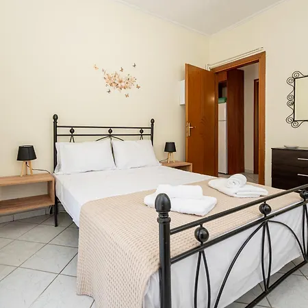 Sisters' Corner Apartment *