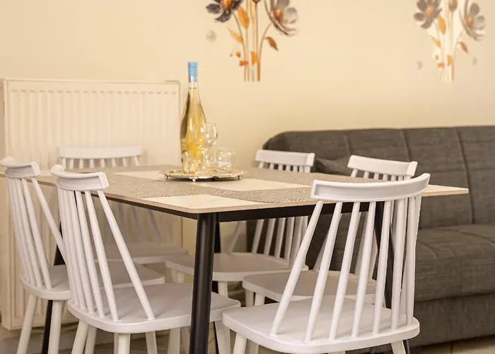 Sisters' Corner Apartment